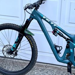 2019 Yeti Sb130 Carbon Frame Mountain Bike. $2200