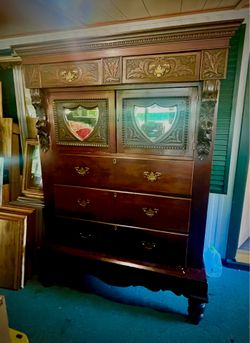 Rare mid-1800s bureau/hutch