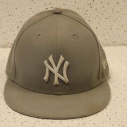Grey NY Yankees New Era Fitted Hat