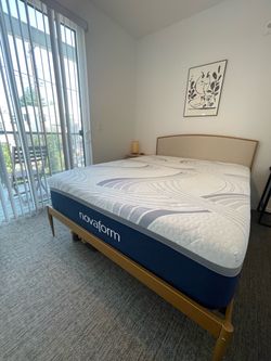 Like new! Novaform “14 Gel Memory Foam Mattress