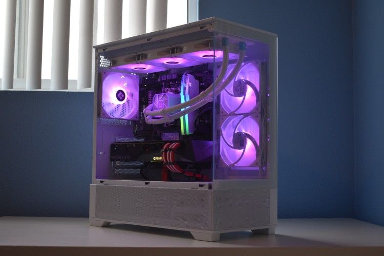 White Ryzen 7 RTX Gaming PC | Ryzen 7 3700X | RTX 3070 8GB | 16GB DDR4 | 1TB SSD | 1440p Gaming PC