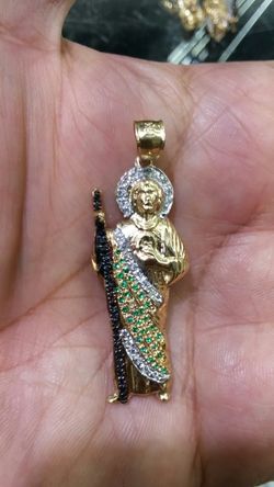14K GOLD San Judas Diamond & esmeraldas 13.1 grams 2 inch long