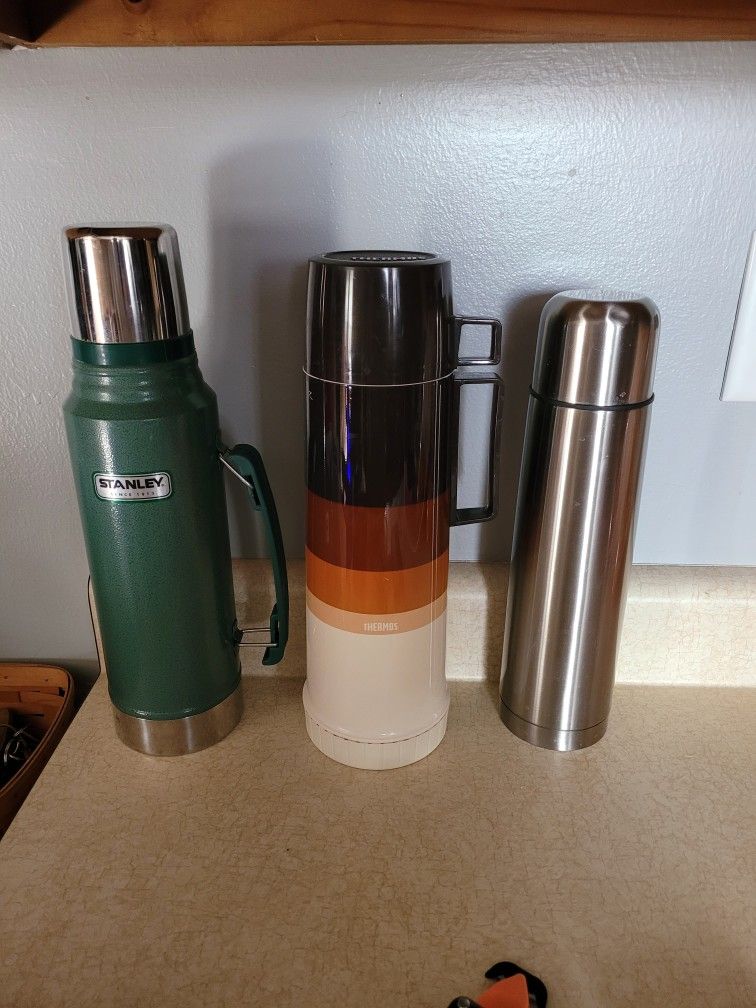 3 thermos, selling all together