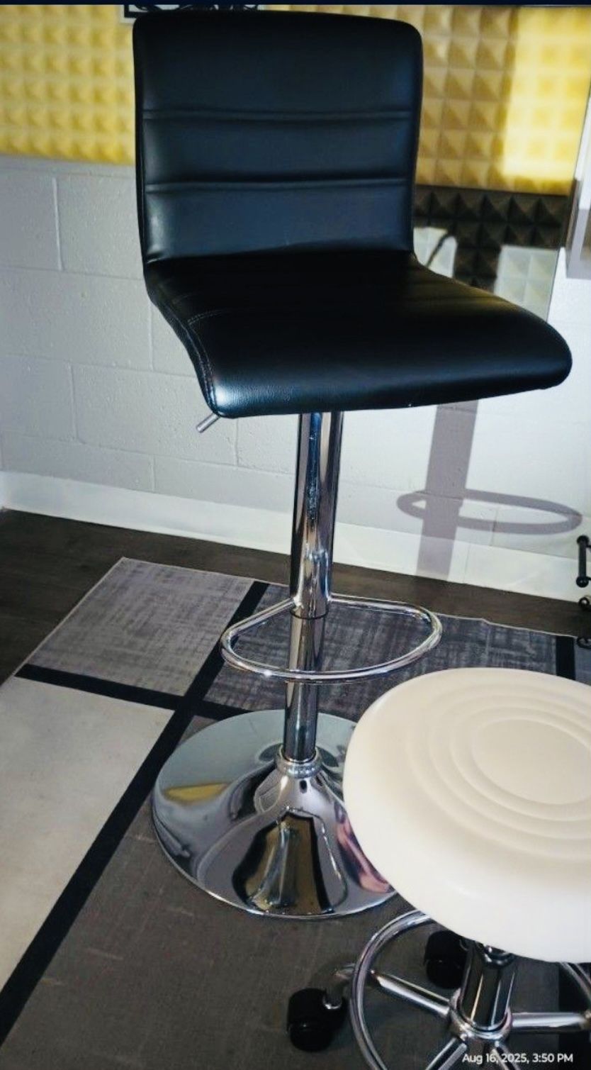 Swivel Bar Stools With Adjustable Height 