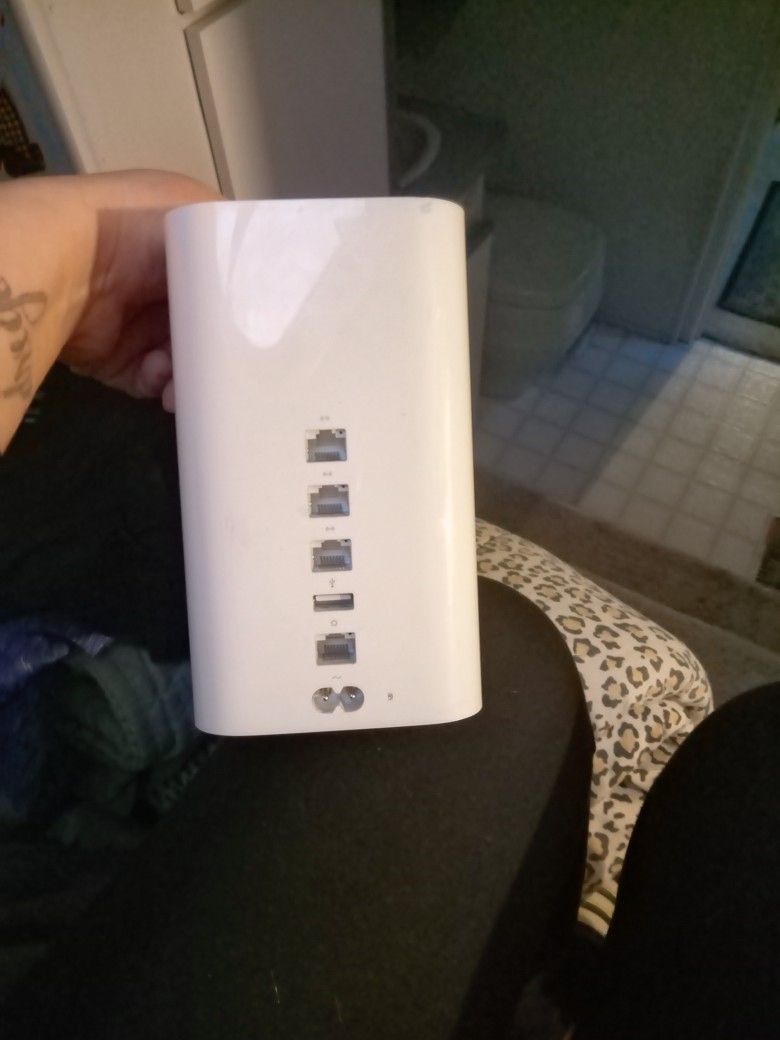 Airport time capsule