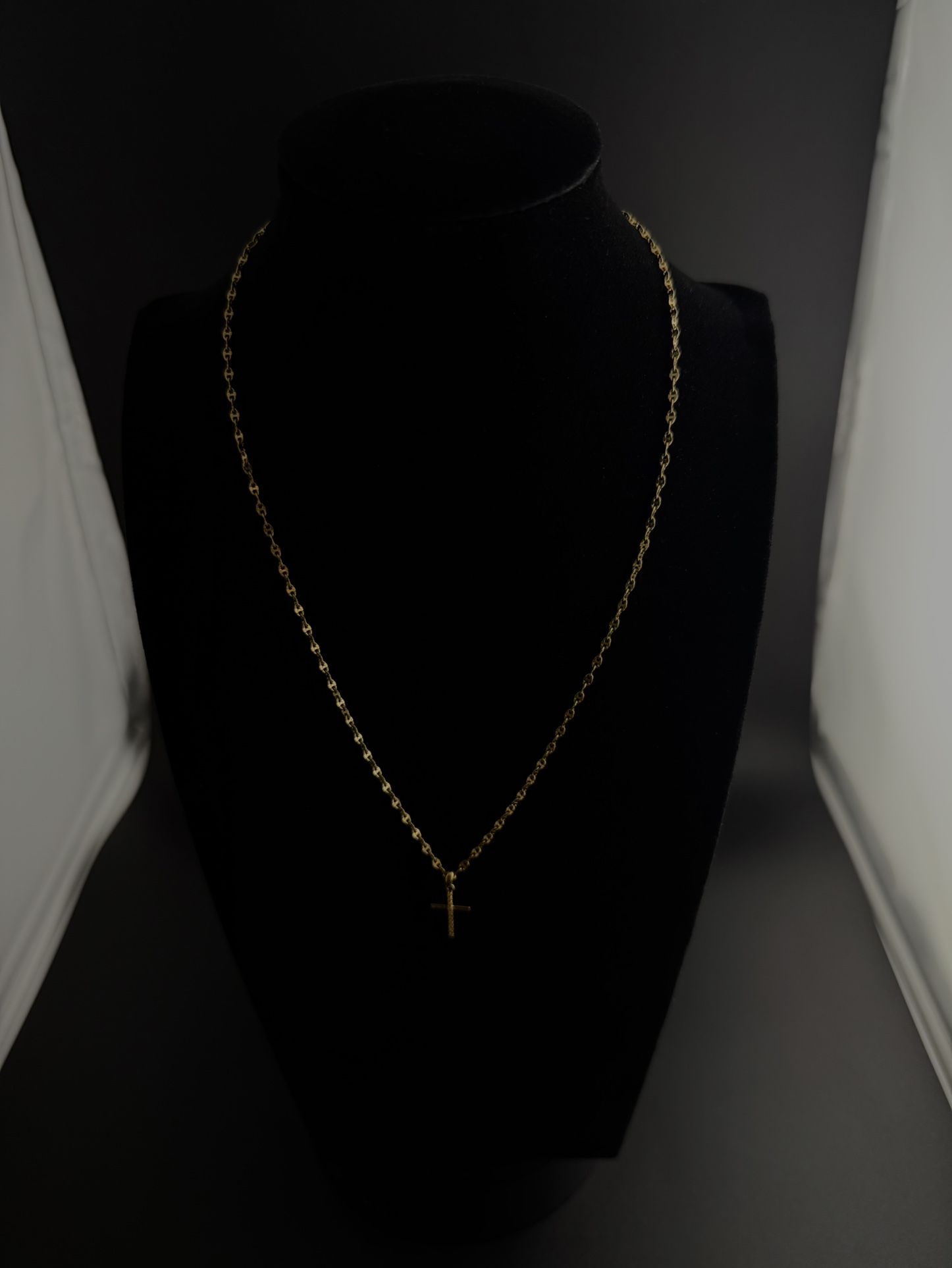 Cross Pendant Gold chain 