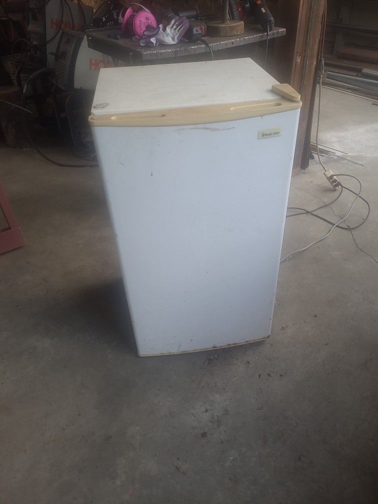 FREE Mini Fridge - Runs