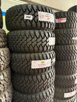 33X12.50R18 SET OF 4 MUD TIRES WITH INSTALLATION AND BALANCING