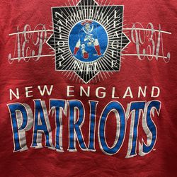 Men’s New England Patriots Crewneck Sweatshirt- Size Medium