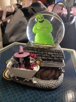 Oogie Boogie light up musical snow globe