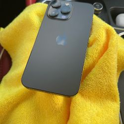 iPhone 14 Pro Max (UNLOCKED)