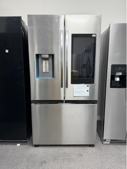Samsung family hub refrigerator