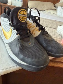 Girls basketball shoes