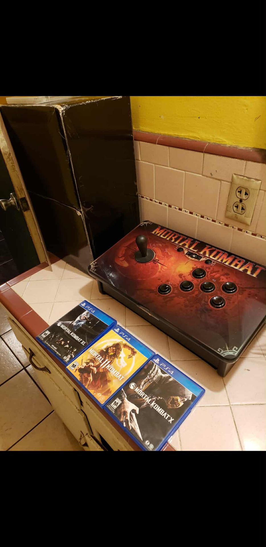 Playstation Arcade Limited edition Mortal Kombat RARE with their Game. Can be play PS5 PS4 PS3 has Cheat Codes & Skins themes. $280! Firm each one