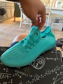 Brand New Aqua Water Shoes / Beach Shoes – Mint / Turquoise (Size 12” Insole)