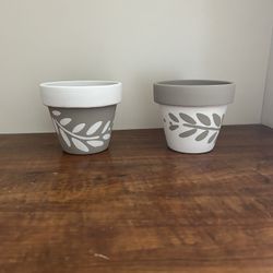 Beige And White Flower Pots 