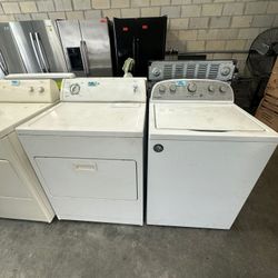 Whirlpool Set Washer & Electric Dryer 