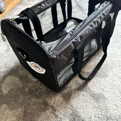 Sherpa Medium Dog Carrier