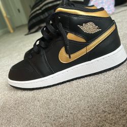 Black And Gold Jordan 1s