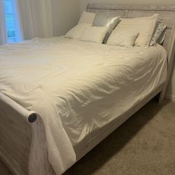 Bed With Sleigh Bed frame 