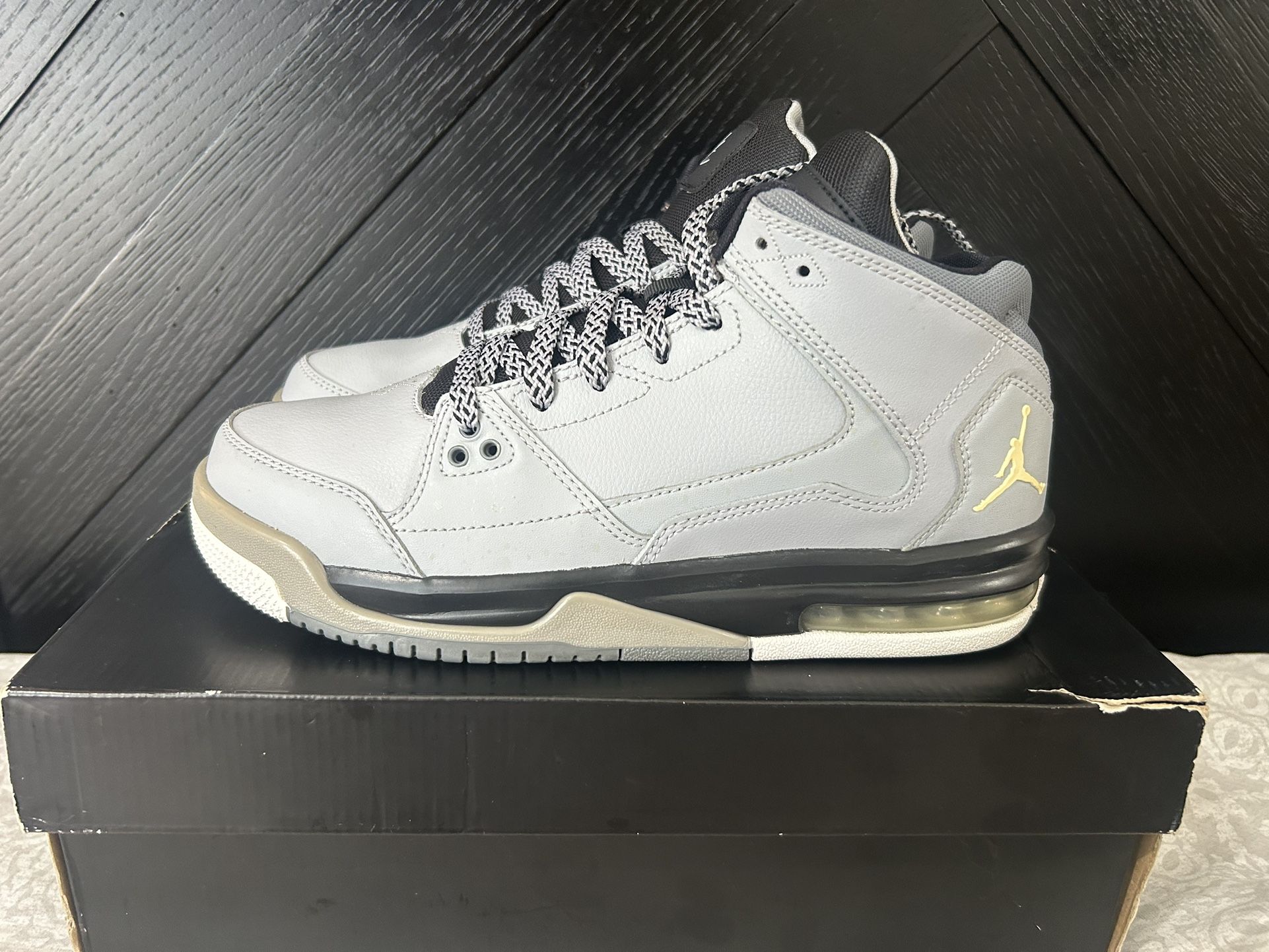 Jordan Flight Origin 6.5youth. 6.5y.  6.5w