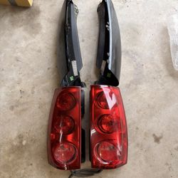 2007 Yukon Tail Lights And Mirrors