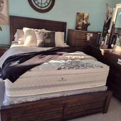 Longview 4 PC  Bedroom Set 