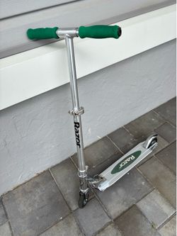 Razor scooter