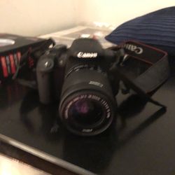 Canon T5i LIKE NEW