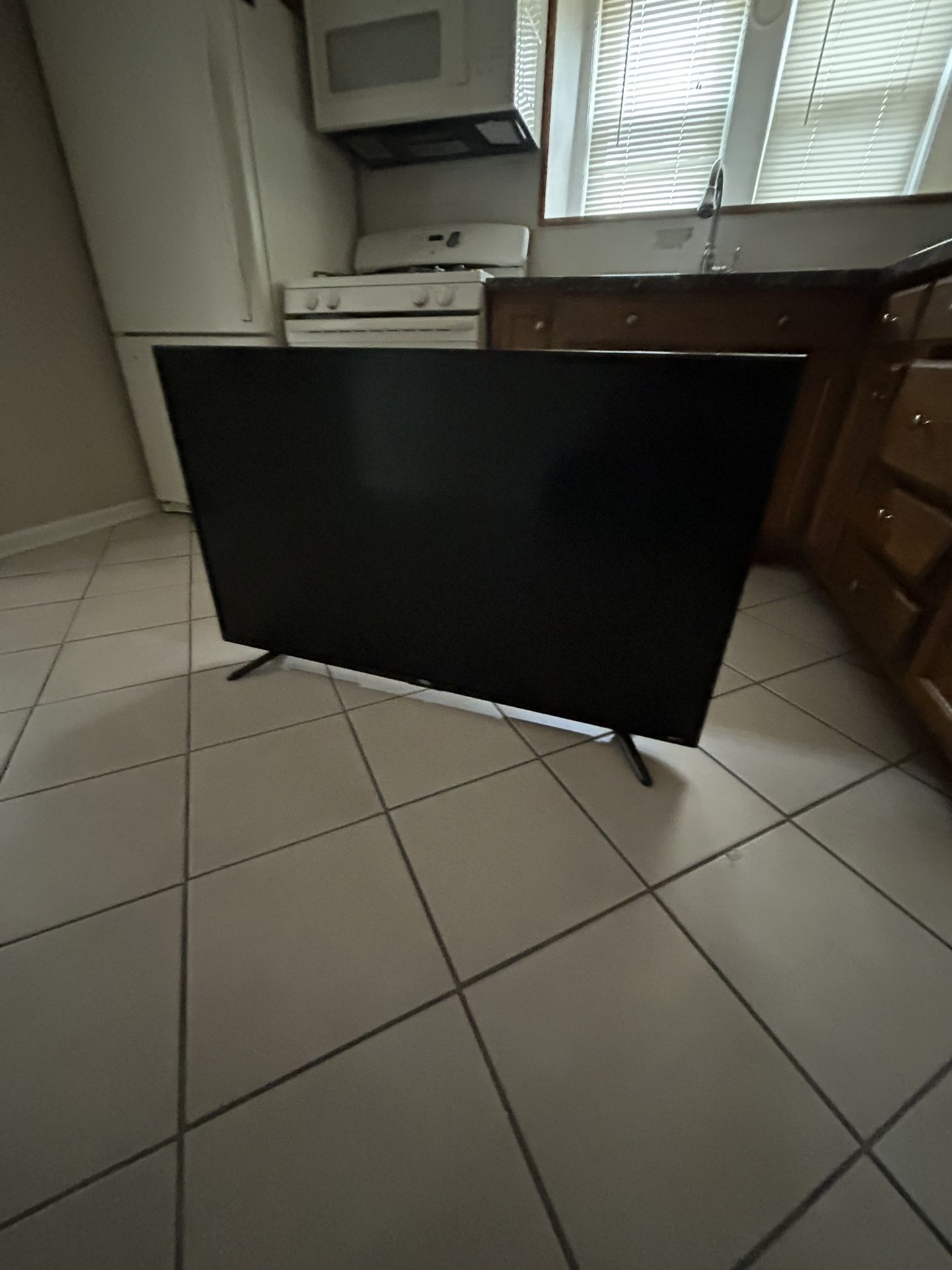 TCL 50” Roku Smart Tv For Sale