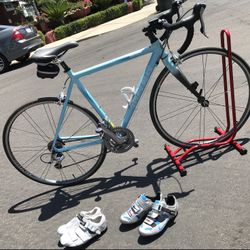 Trek 1600 WSD road bike great shape with 2 pairs Nike shoes ready to ride with manual 54’’ sz frame