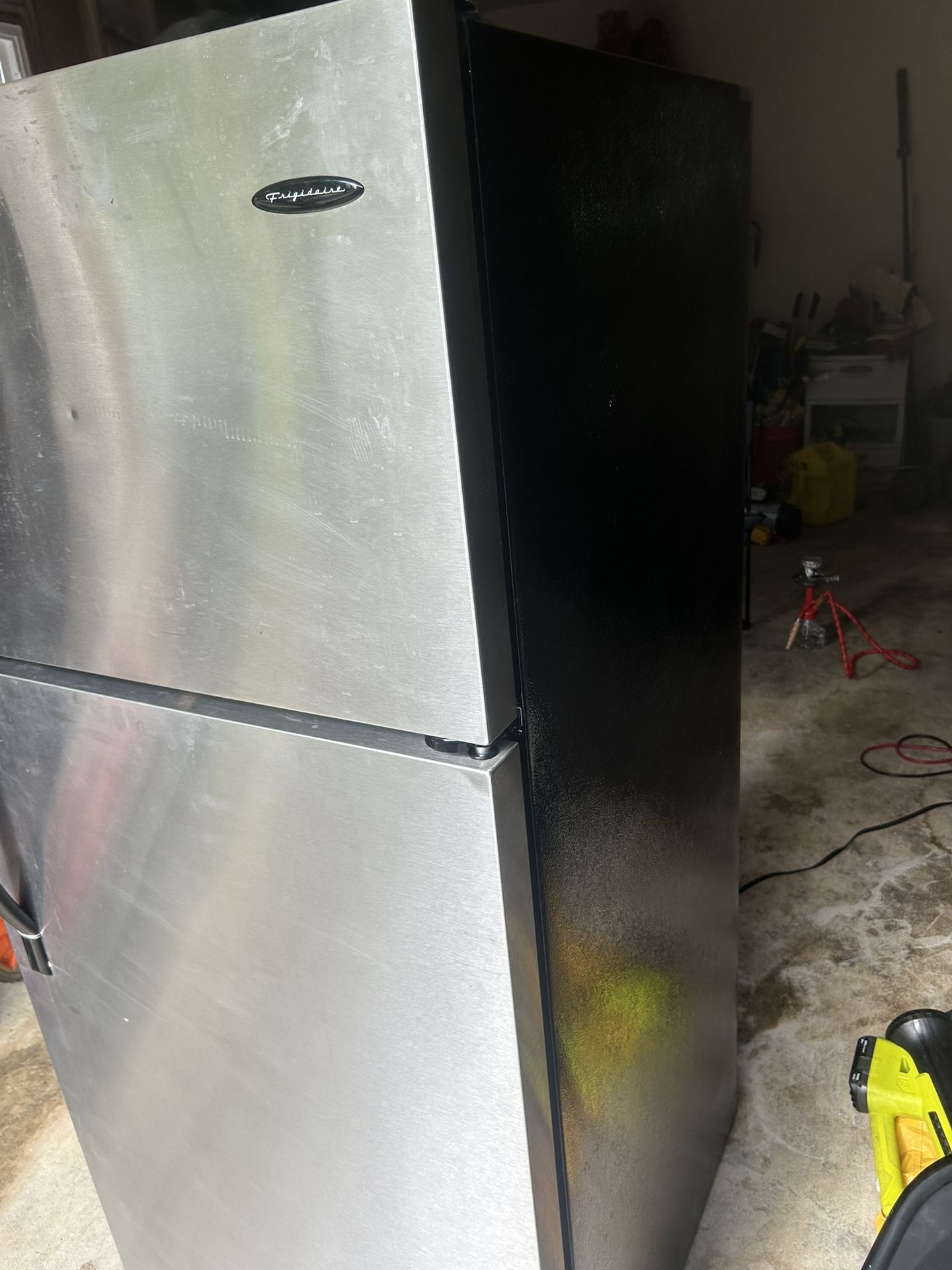 Refrigerator