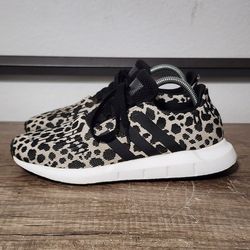 Adidas Swift Run Women’s Running Shoes Size 9