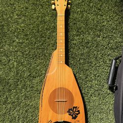 Custom Tahitian Ukulele – Handmade Island Style – Unique Sound 🌺
