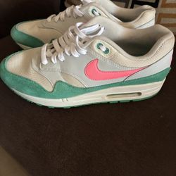 Nike Air Shoes Size 10