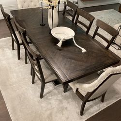 Dining Room Table And Buffet/Sideboard