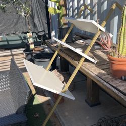 Shelf , Desk.  Good Condiciones $20 