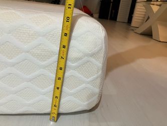 Queen Size Mattress with Protective Cover – Very Good Condition
