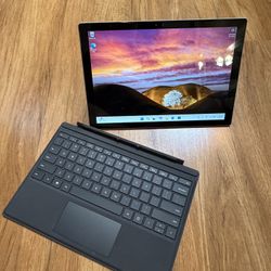 Microsoft Surface Pro 4 core i5 6th gen 8GB Ram 256GB SSD Windows 11  Pro 14” UHD Screen Tablet/Laptop with charger in Excellent Working condition!!!!