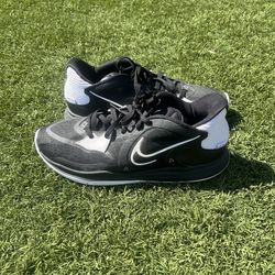 Kyrie Basketball Shoes Size 12