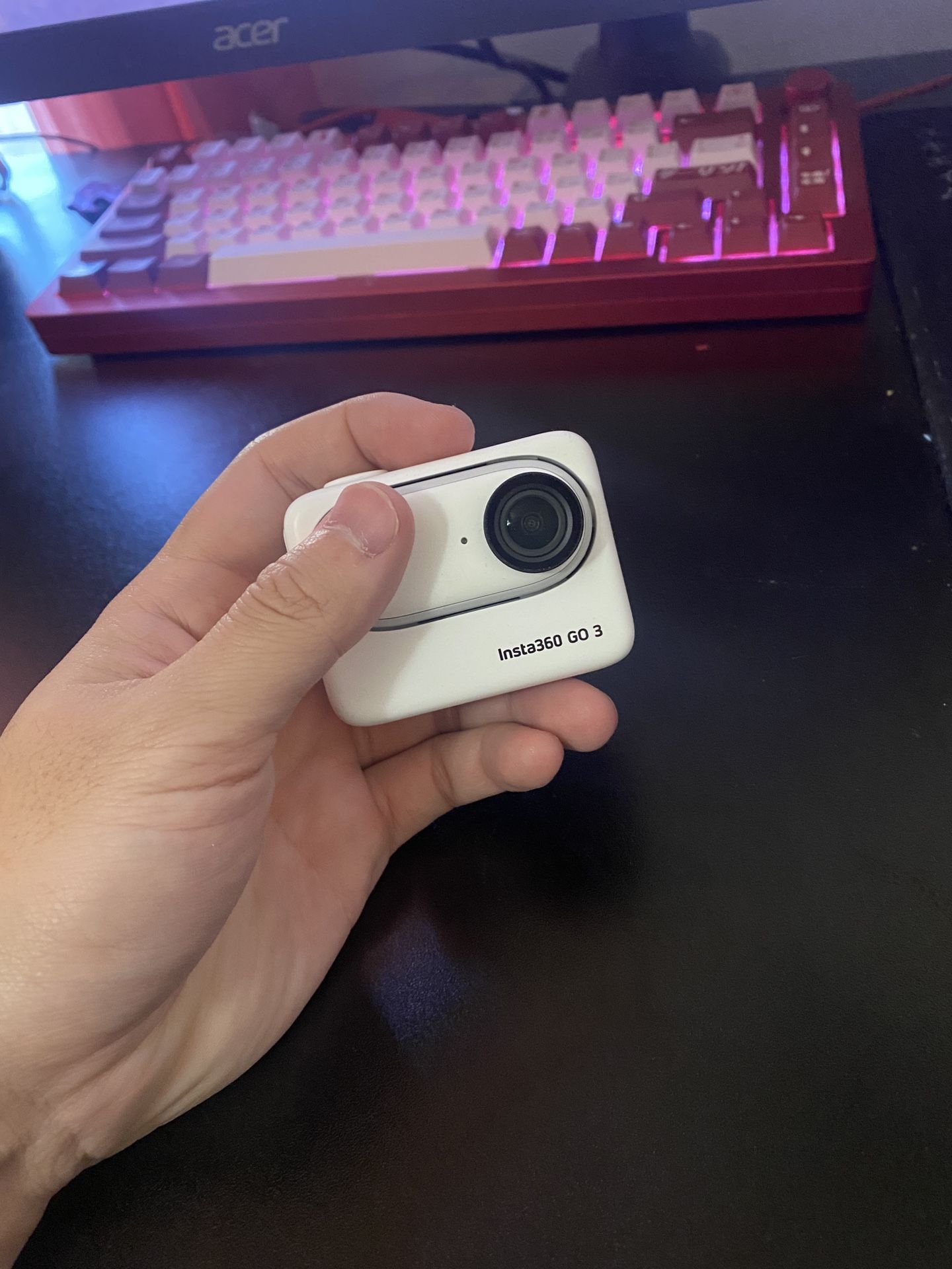 Insta360 GO 3 with accessories 
