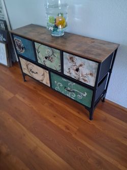 Vintage 5 drawer dresser