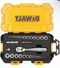New DEWALT Drive Socket Ratchet Set with Carrying Case - 34 Piece