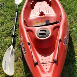 Sundolphin Red Kayak With Paddle