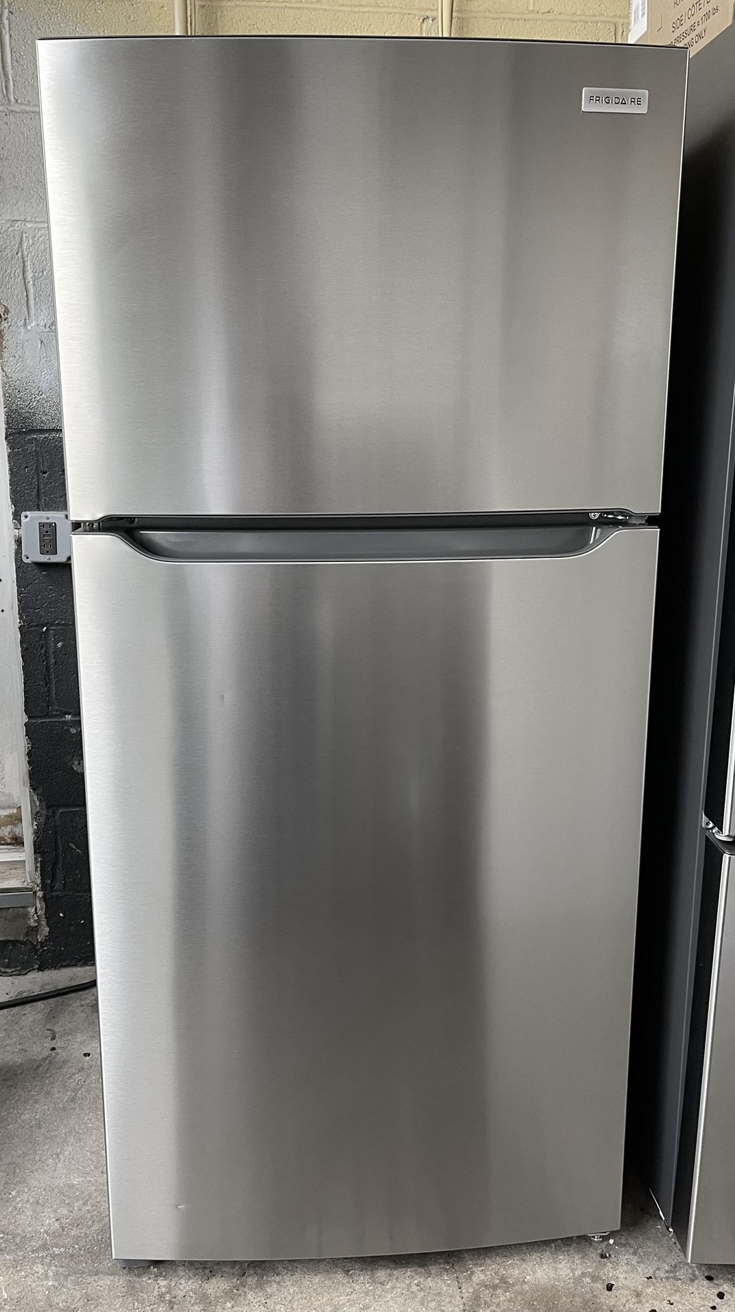 NEW 30” Garage Ready Refrigerator20cu.ft.