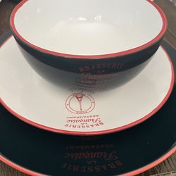 Set of eight dishes they’re in good condition. Everything must go.