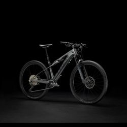 Trek Mountain Bike 29in Black Carbon Fiber Front Suspension Hydraulic Disc