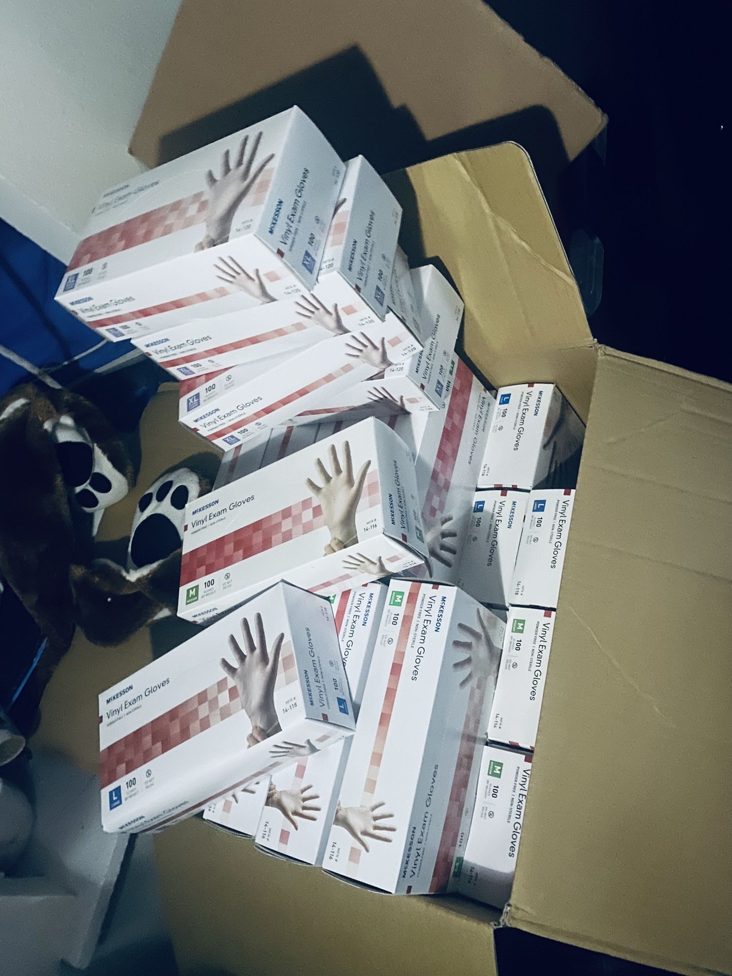 😍😍😍15 boxes for 100!!!👏—single boxes of each size- medium and large —each box has 100 single gloves--medical grade powder free gloves. —Guantes g