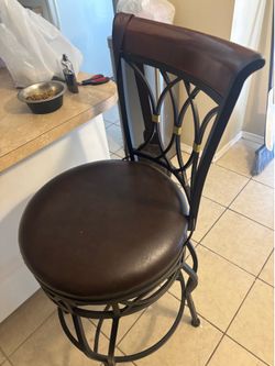 2 barstools