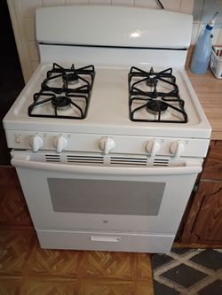 GE gas stove 30 inch free standing white stove